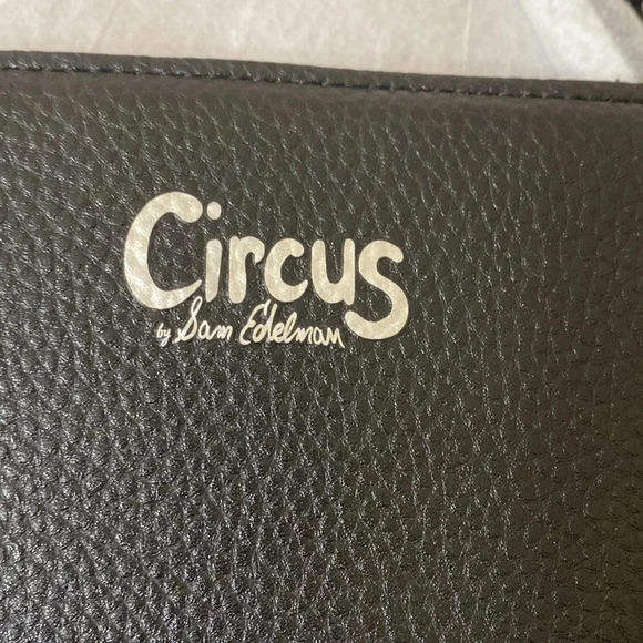 Circus Sam Edelman Black Bi Fold Credit Card Wallet - Picture 2 of 5